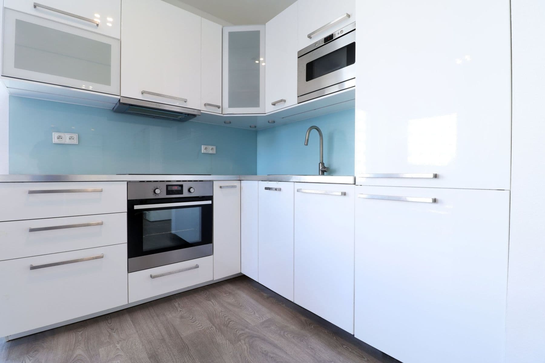 Prenájom bytu 2-izbový 61 m², Máchova, Mladá Boleslav, Středočeský kraj Prenájom bytu 2-izbový 61 m², Máchova, Mladá Boleslav, Středočeský kraj