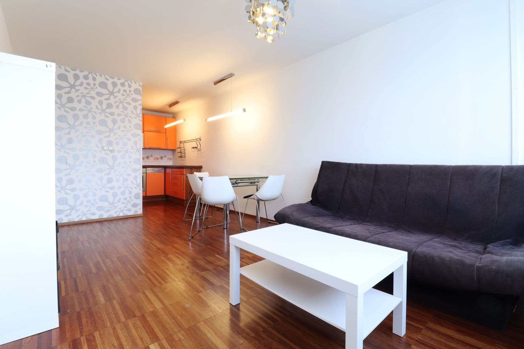 Prenájom bytu 2-izbový 45 m², Za dvorem, Praha, Praha Prenájom bytu 2-izbový 45 m², Za dvorem, Praha, Praha