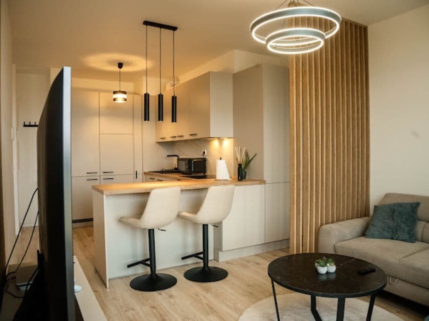 Prenájom bytu 2-izbový 43 m², Labutia, Petržalka, Bratislavský kraj Prenájom bytu 2-izbový 43 m², Labutia, Petržalka, Bratislavský kraj