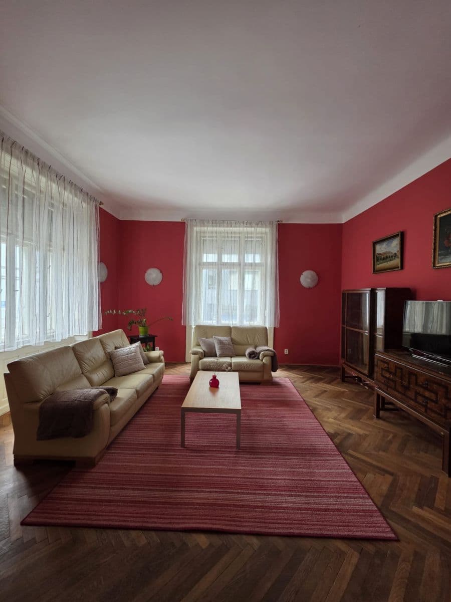 Prenájom bytu 3-izbový 100 m², Bratislava - mestská časť Staré Mesto, Bratislavský kraj Prenájom bytu 3-izbový 100 m², Bratislava - mestská časť Staré Mesto, Bratislavský kraj