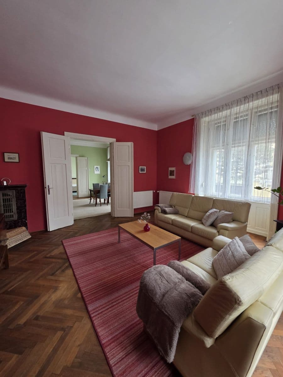 Prenájom bytu 3-izbový 100 m², Bratislava - mestská časť Staré Mesto, Bratislavský kraj Prenájom bytu 3-izbový 100 m², Bratislava - mestská časť Staré Mesto, Bratislavský kraj