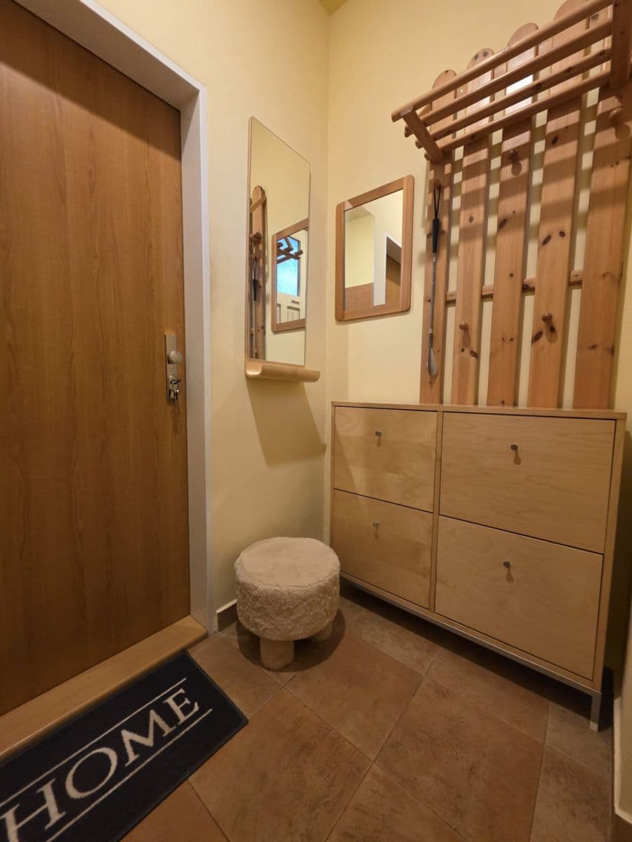 Prenájom bytu 3-izbový 100 m², Bratislava - mestská časť Staré Mesto, Bratislavský kraj Prenájom bytu 3-izbový 100 m², Bratislava - mestská časť Staré Mesto, Bratislavský kraj