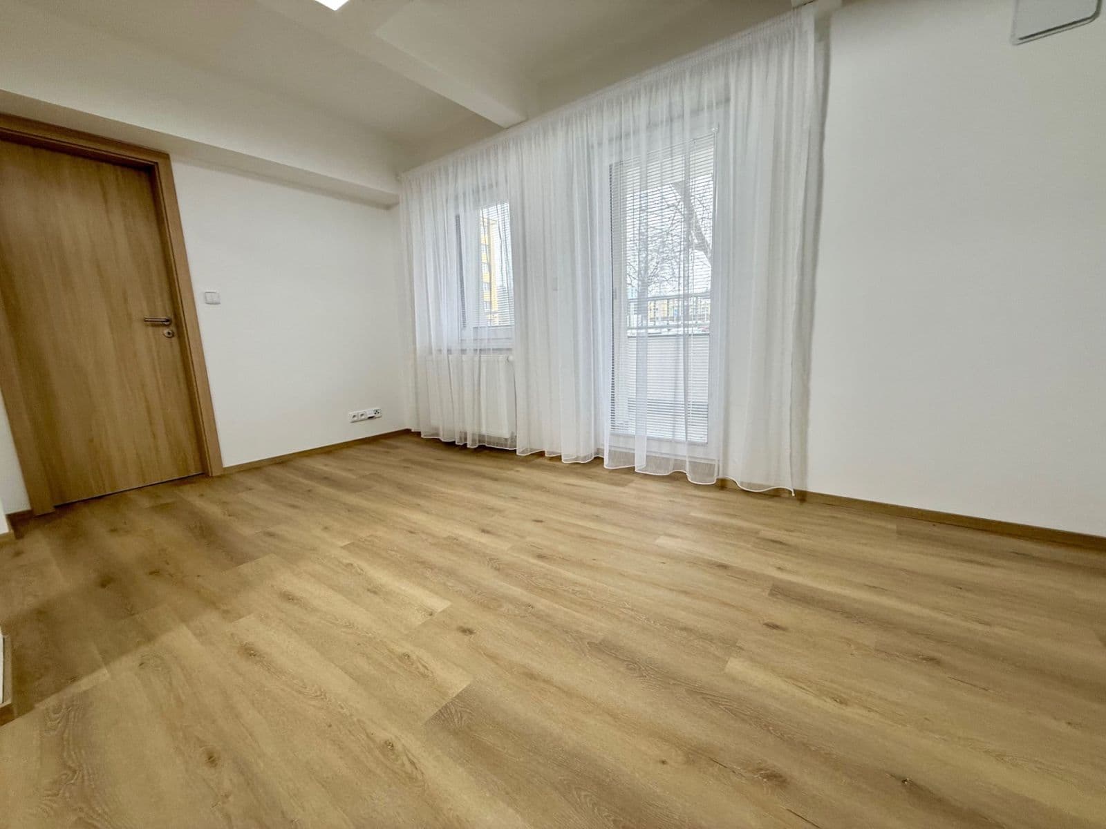 Prenájom bytu 3-izbový 68 m², Mochovská, Praha, Praha Prenájom bytu 3-izbový 68 m², Mochovská, Praha, Praha
