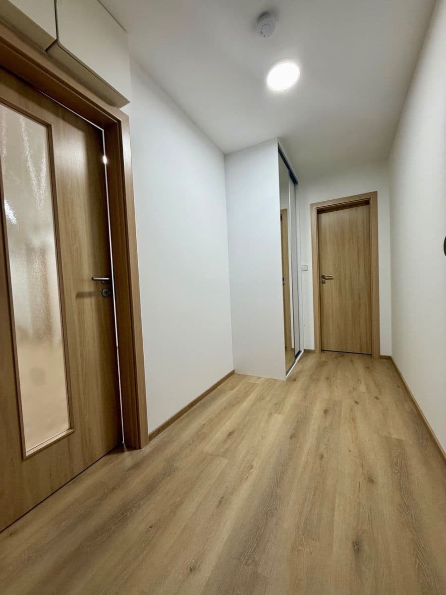 Prenájom bytu 2-izbový 63 m², Mochovská, Praha, Praha Prenájom bytu 2-izbový 63 m², Mochovská, Praha, Praha
