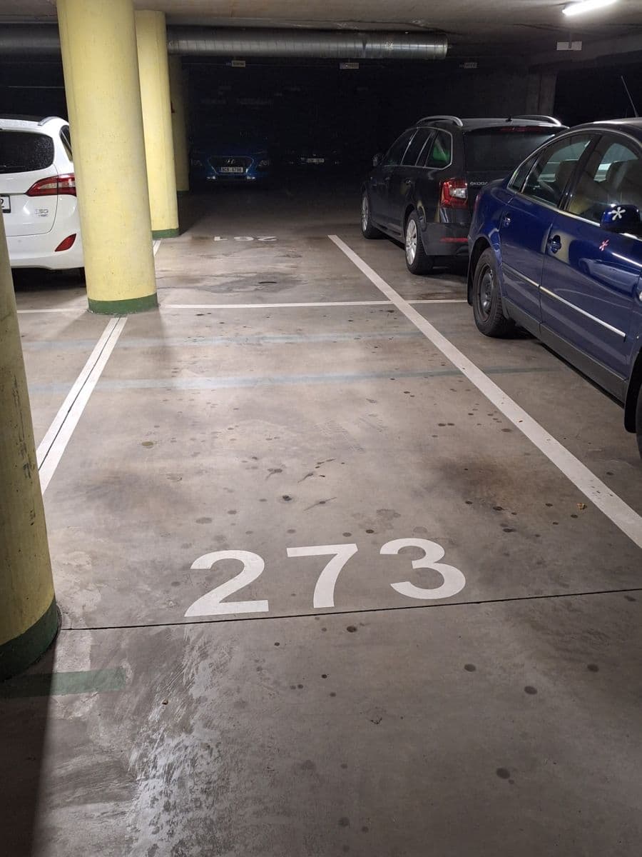 Prenájom garáže 13 m², Pelušková, Praha, Praha Prenájom garáže 13 m², Pelušková, Praha, Praha