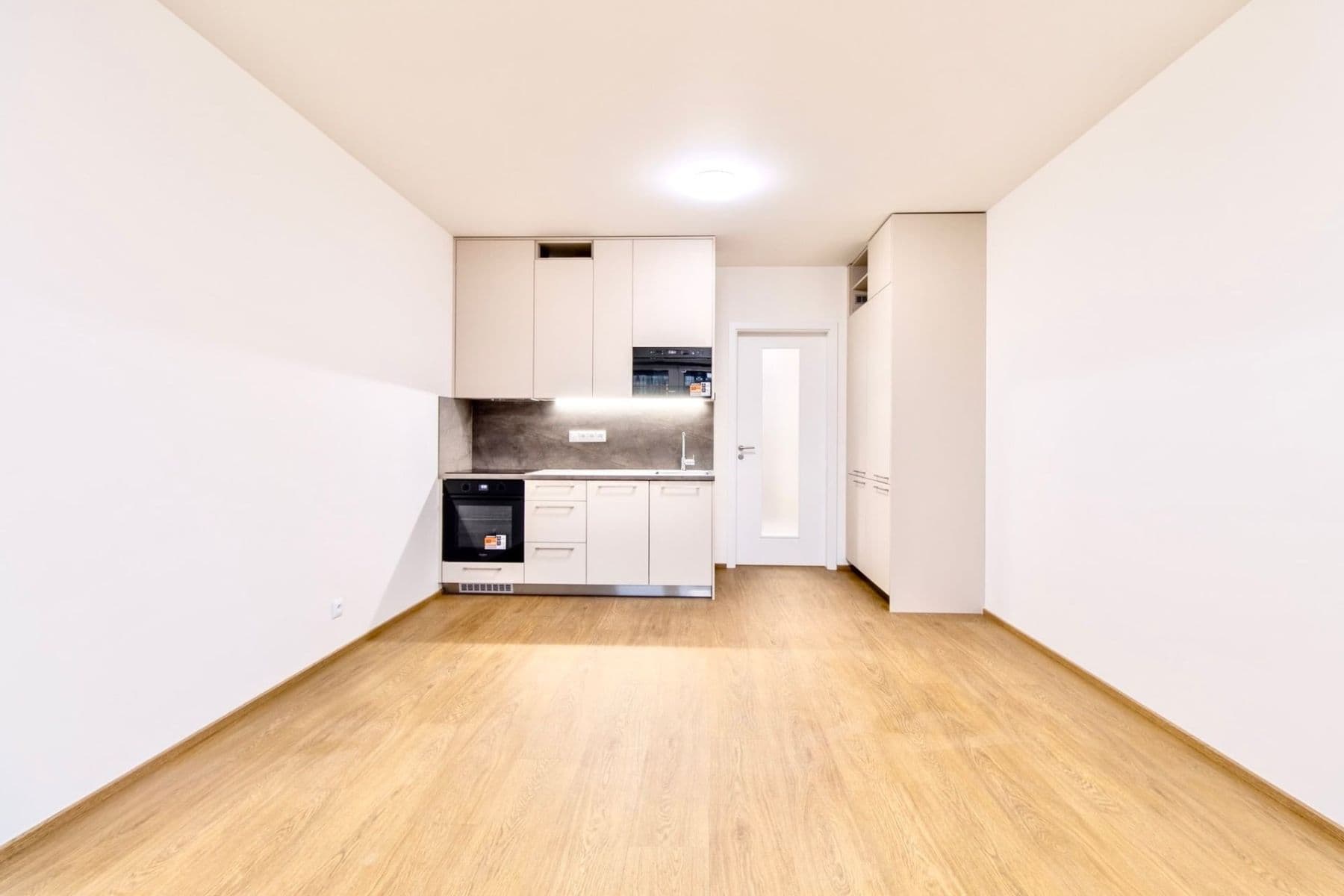 Prenájom bytu 1-izbový 32 m², Poděbradská, Praha, Praha Prenájom bytu 1-izbový 32 m², Poděbradská, Praha, Praha