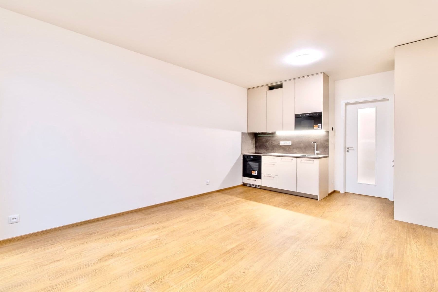 Prenájom bytu 1-izbový 32 m², Poděbradská, Praha, Praha Prenájom bytu 1-izbový 32 m², Poděbradská, Praha, Praha
