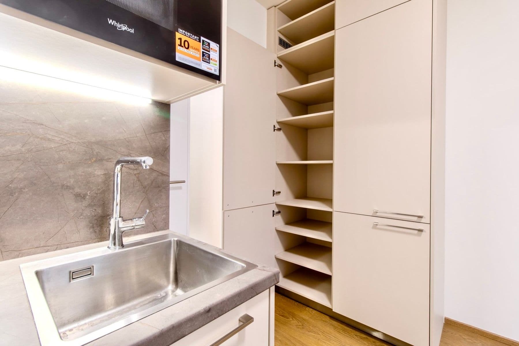 Prenájom bytu 1-izbový 32 m², Poděbradská, Praha, Praha Prenájom bytu 1-izbový 32 m², Poděbradská, Praha, Praha