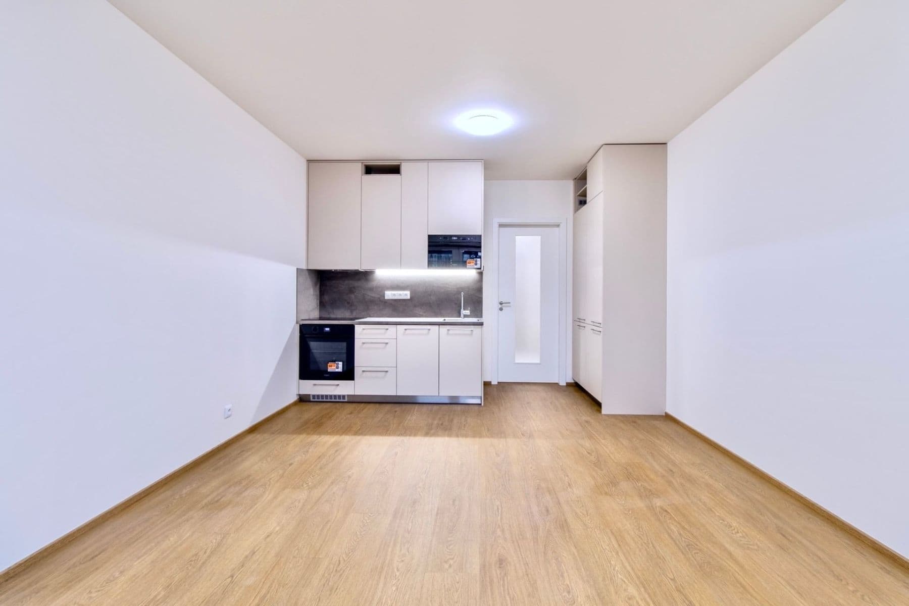 Prenájom bytu 1-izbový 32 m², Poděbradská, Praha, Praha Prenájom bytu 1-izbový 32 m², Poděbradská, Praha, Praha