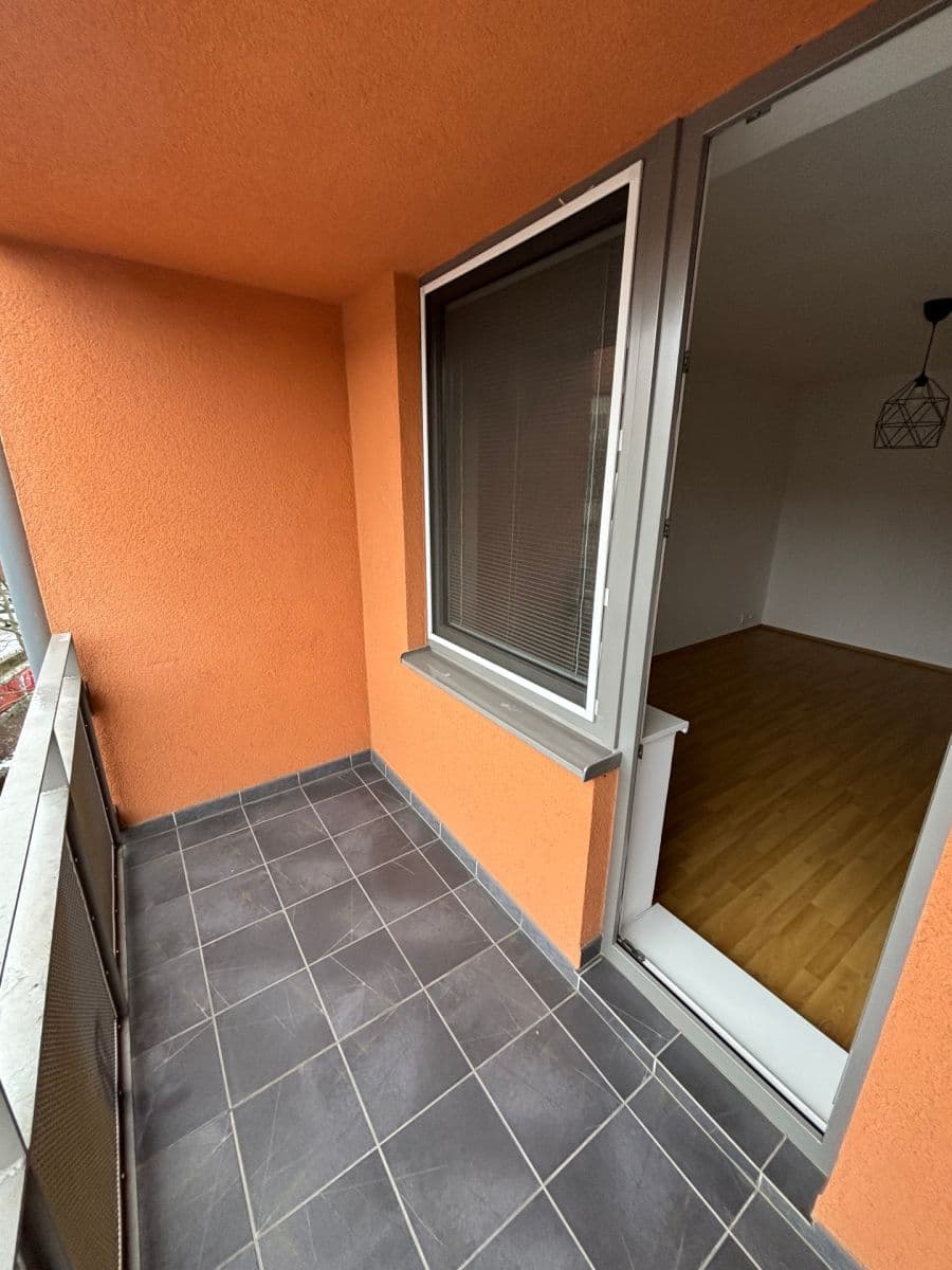 Prenájom bytu 3-izbový 78 m², Rostovská, Praha, Praha Prenájom bytu 3-izbový 78 m², Rostovská, Praha, Praha