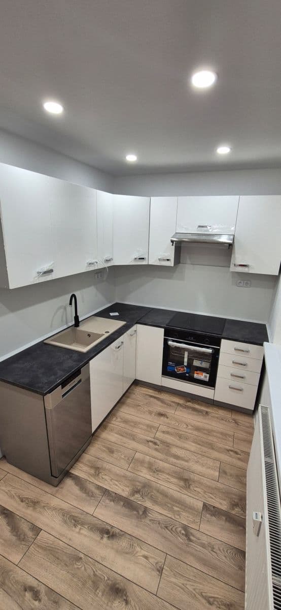 Predaj bytu 2-izbový 62 m², Zahradní, Chomutov, Ústecký kraj Predaj bytu 2-izbový 62 m², Zahradní, Chomutov, Ústecký kraj