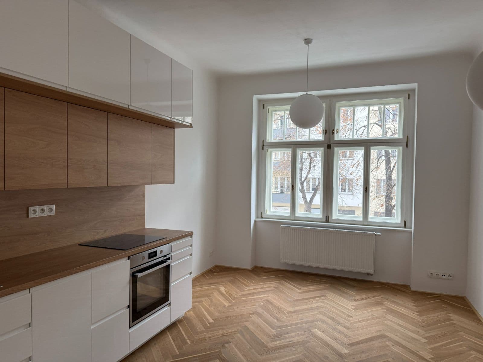Prenájom bytu 3-izbový 69 m², 28. pluku, Praha, Praha Prenájom bytu 3-izbový 69 m², 28. pluku, Praha, Praha