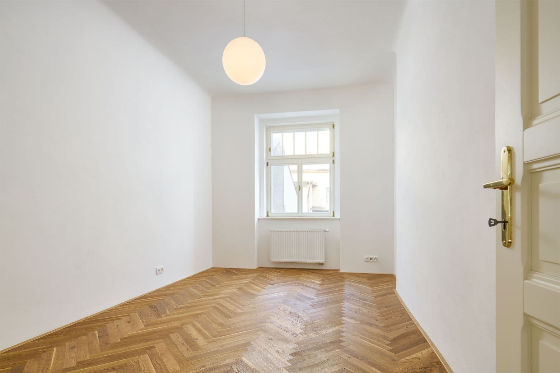 Prenájom bytu 3-izbový 70 m², 28. pluku, Praha, Praha Prenájom bytu 3-izbový 70 m², 28. pluku, Praha, Praha