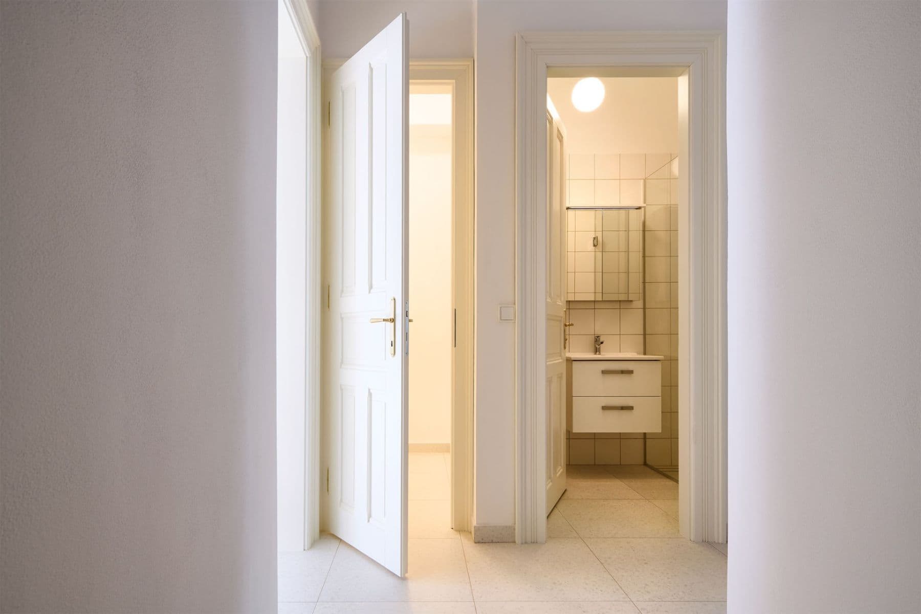 Prenájom bytu 3-izbový 70 m², 28. pluku, Praha, Praha Prenájom bytu 3-izbový 70 m², 28. pluku, Praha, Praha
