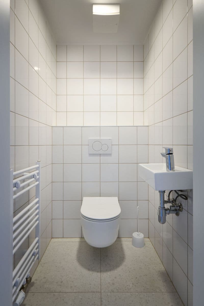 Prenájom bytu 3-izbový 70 m², 28. pluku, Praha, Praha Prenájom bytu 3-izbový 70 m², 28. pluku, Praha, Praha