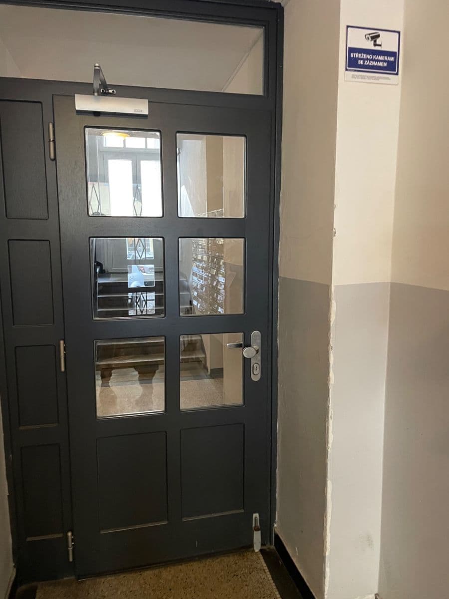 Prenájom bytu 1-izbový 57 m², Biskupcova, Praha, Praha Prenájom bytu 1-izbový 57 m², Biskupcova, Praha, Praha