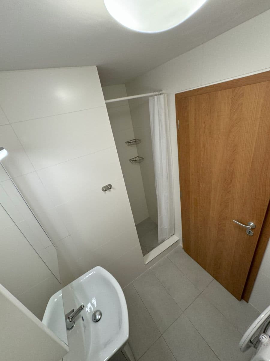 Prenájom bytu 2-izbový 56 m², Nádražní, Praha, Praha Prenájom bytu 2-izbový 56 m², Nádražní, Praha, Praha