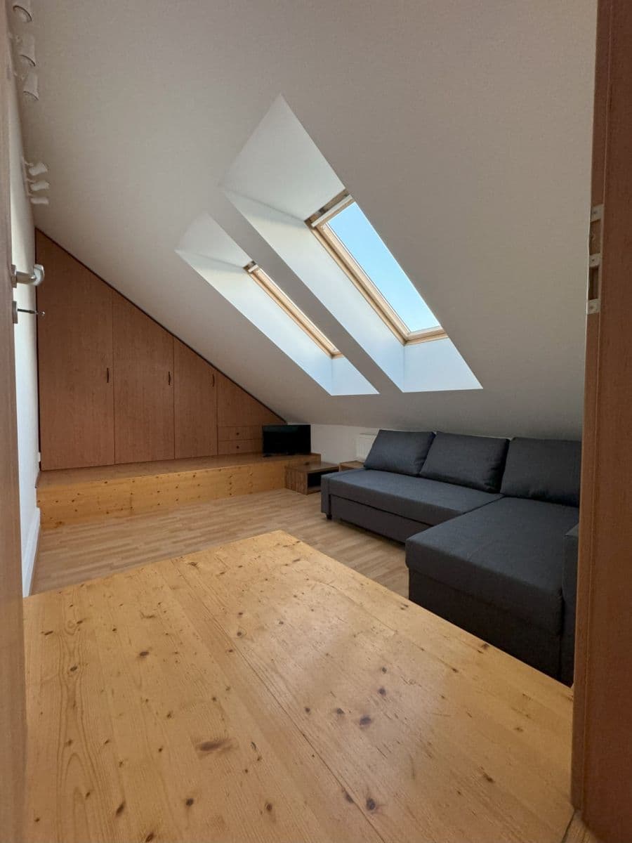 Prenájom bytu 2-izbový 56 m², Nádražní, Praha, Praha Prenájom bytu 2-izbový 56 m², Nádražní, Praha, Praha