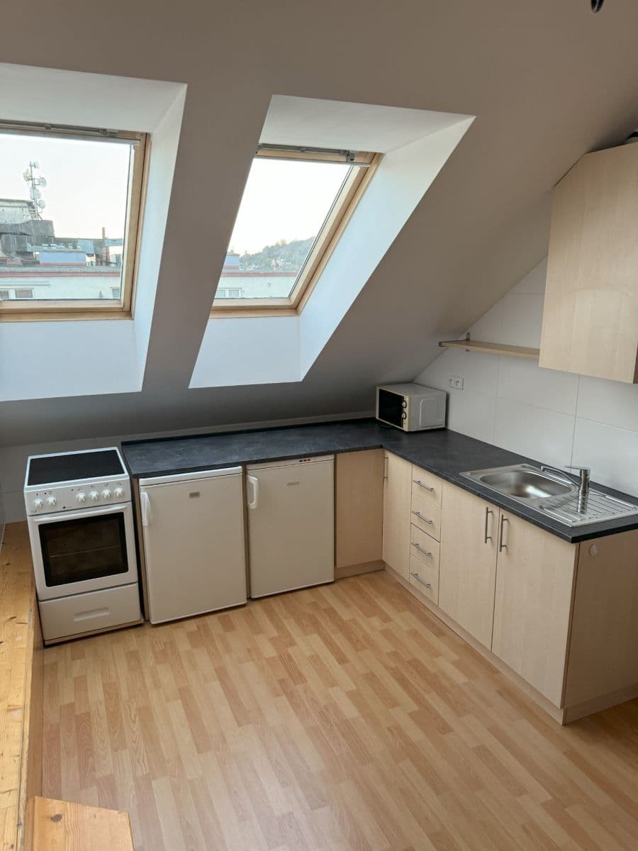 Prenájom bytu 2-izbový 56 m², Nádražní, Praha, Praha Prenájom bytu 2-izbový 56 m², Nádražní, Praha, Praha