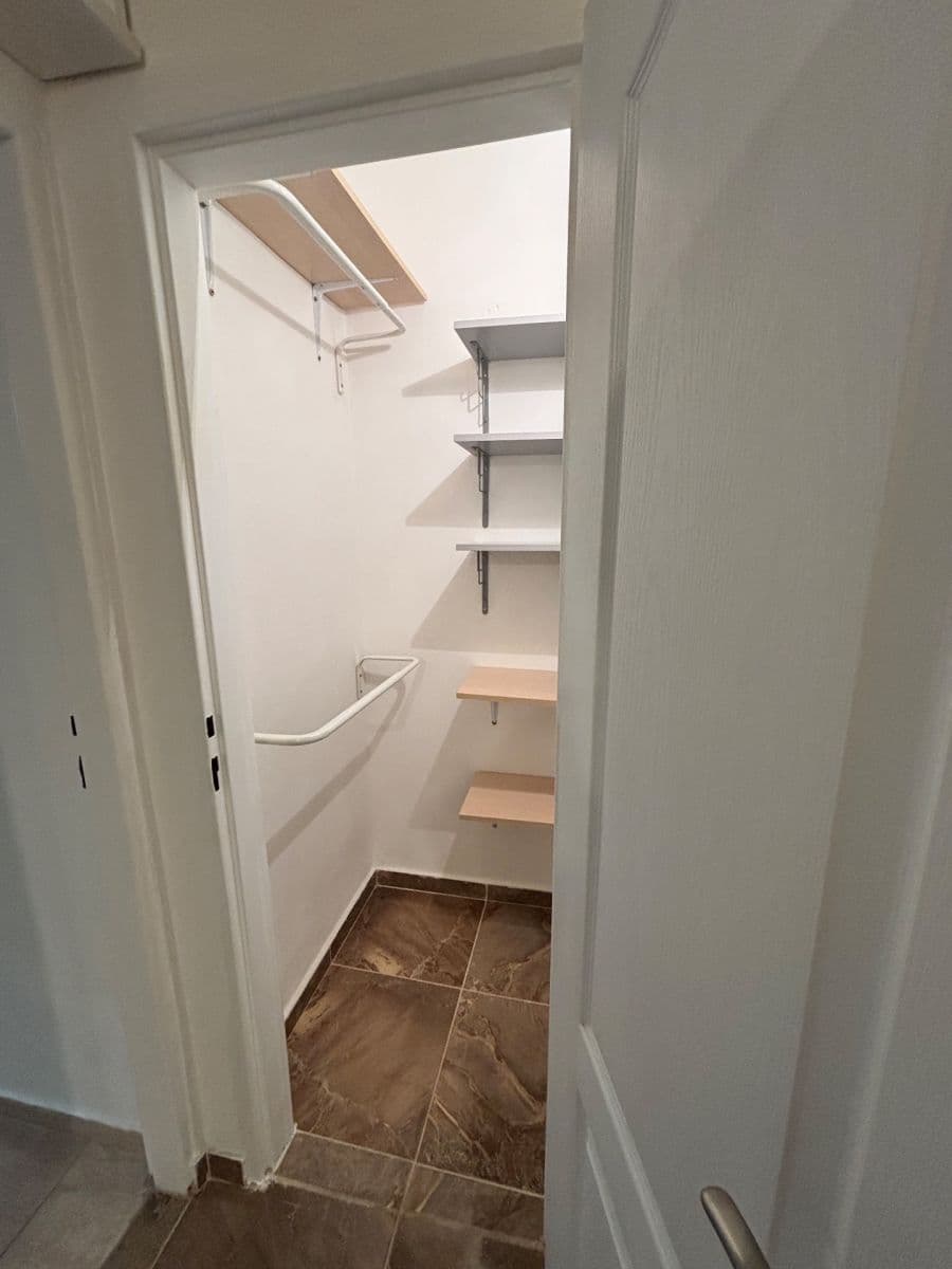 Predaj bytu 2-izbový 57 m², Černomořská, Praha, Praha Predaj bytu 2-izbový 57 m², Černomořská, Praha, Praha