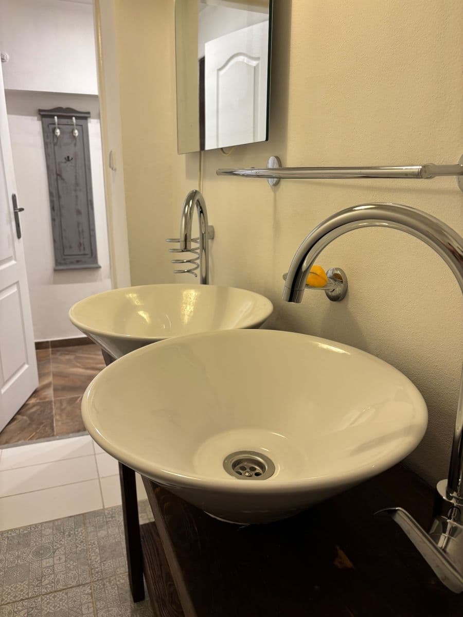 Predaj bytu 2-izbový 57 m², Černomořská, Praha, Praha Predaj bytu 2-izbový 57 m², Černomořská, Praha, Praha