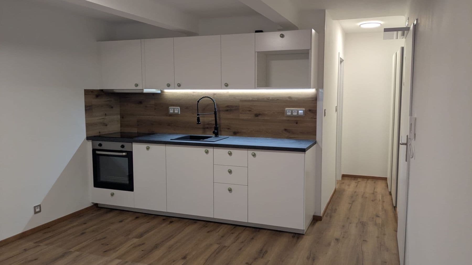 Prenájom bytu 1-izbový 25 m², Pivovarnická, Praha, Praha Prenájom bytu 1-izbový 25 m², Pivovarnická, Praha, Praha