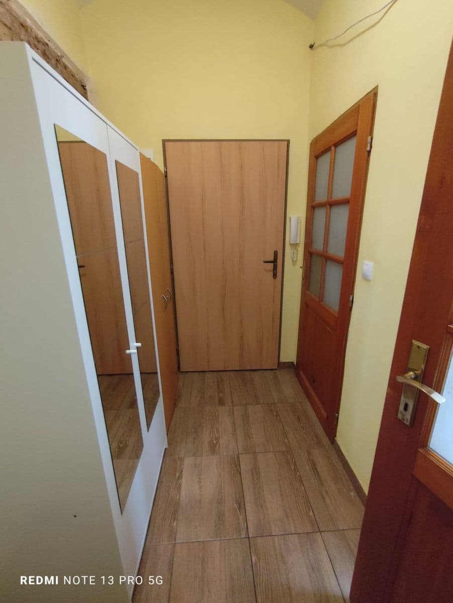 Prenájom bytu 1-izbový 26 m², Holandská, Praha, Praha Prenájom bytu 1-izbový 26 m², Holandská, Praha, Praha