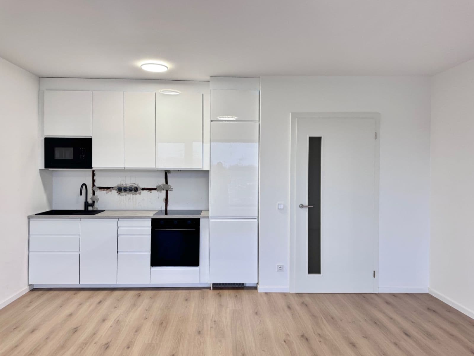 Prenájom bytu 1-izbový 38 m², Tupolevova, Praha, Praha Prenájom bytu 1-izbový 38 m², Tupolevova, Praha, Praha