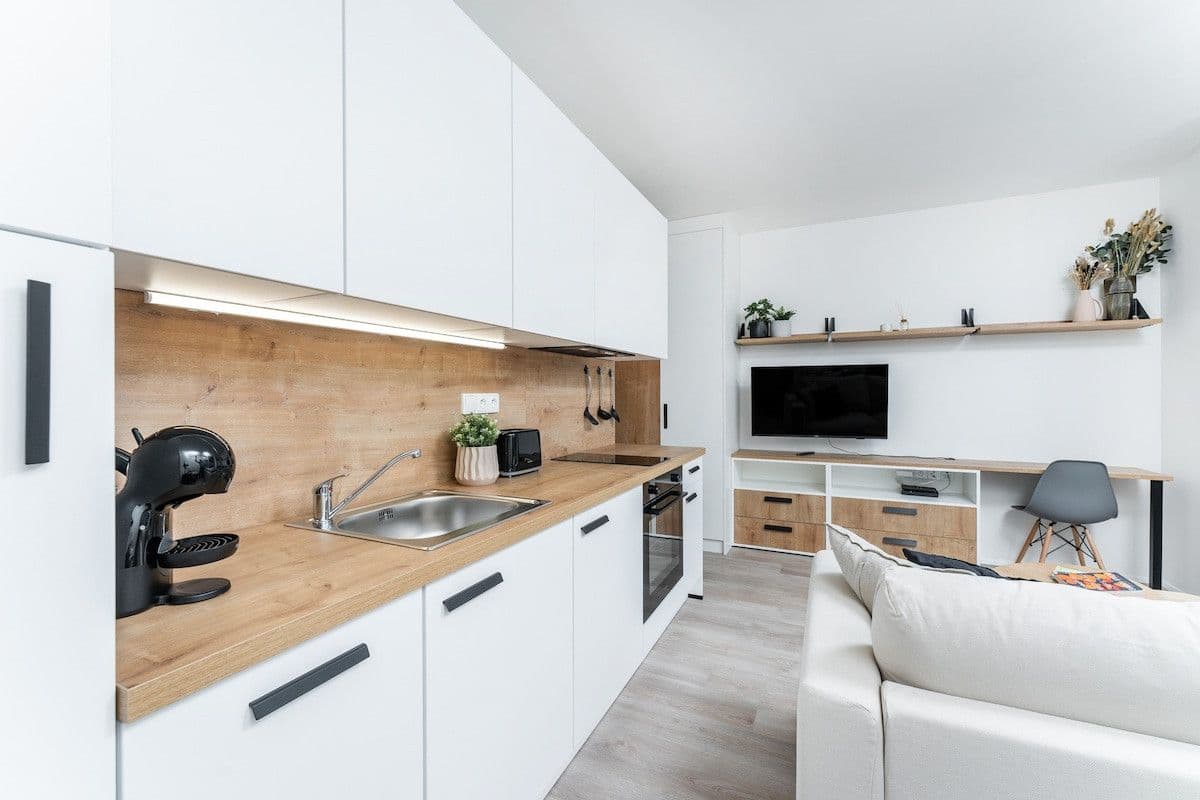 Prenájom bytu 35 m², Plzeňská, Praha, Praha Prenájom bytu 35 m², Plzeňská, Praha, Praha