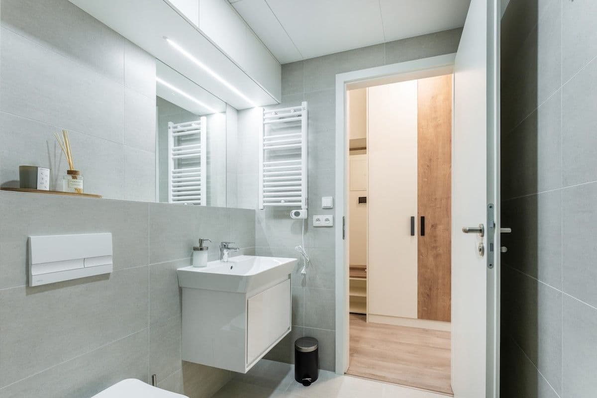 Prenájom bytu 35 m², Plzeňská, Praha, Praha Prenájom bytu 35 m², Plzeňská, Praha, Praha