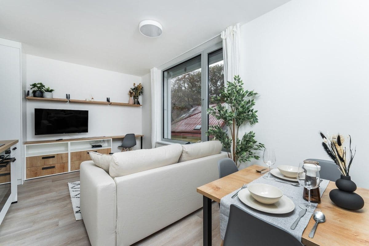 Prenájom bytu 35 m², Plzeňská, Praha, Praha Prenájom bytu 35 m², Plzeňská, Praha, Praha