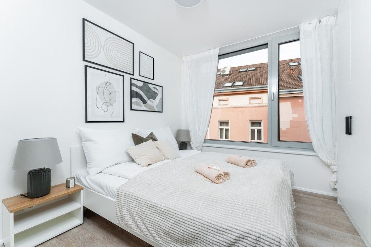 Prenájom bytu 35 m², Plzeňská, Praha, Praha Prenájom bytu 35 m², Plzeňská, Praha, Praha