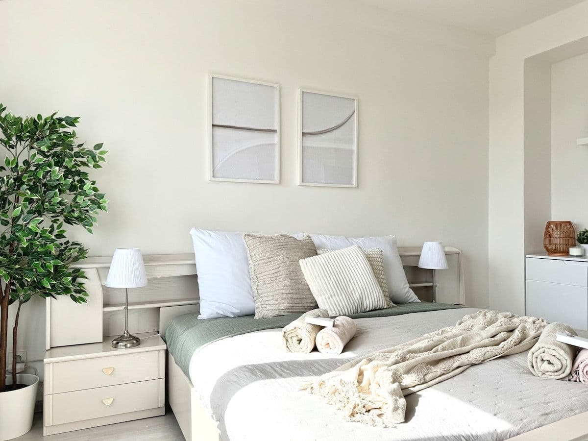 Prenájom bytu 70 m², Dvacátého Osmého Pluku, Praha, Praha Prenájom bytu 70 m², Dvacátého Osmého Pluku, Praha, Praha