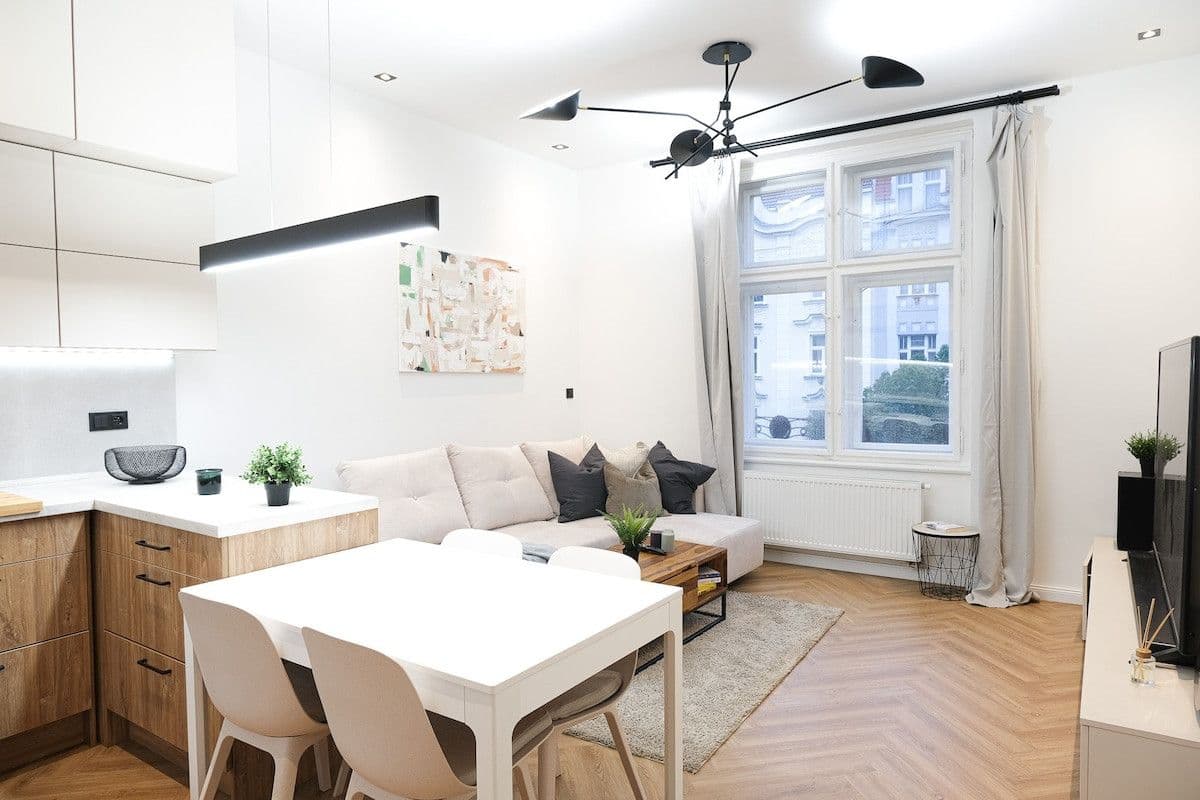 Prenájom bytu 60 m², Moskevská, Praha, Praha Prenájom bytu 60 m², Moskevská, Praha, Praha