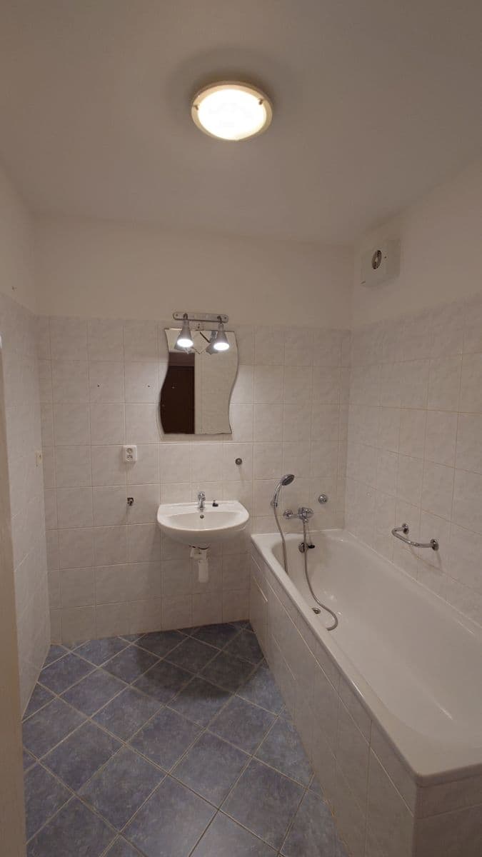 Prenájom bytu 3-izbový 61 m², Rybářská, Nymburk, Středočeský kraj Prenájom bytu 3-izbový 61 m², Rybářská, Nymburk, Středočeský kraj