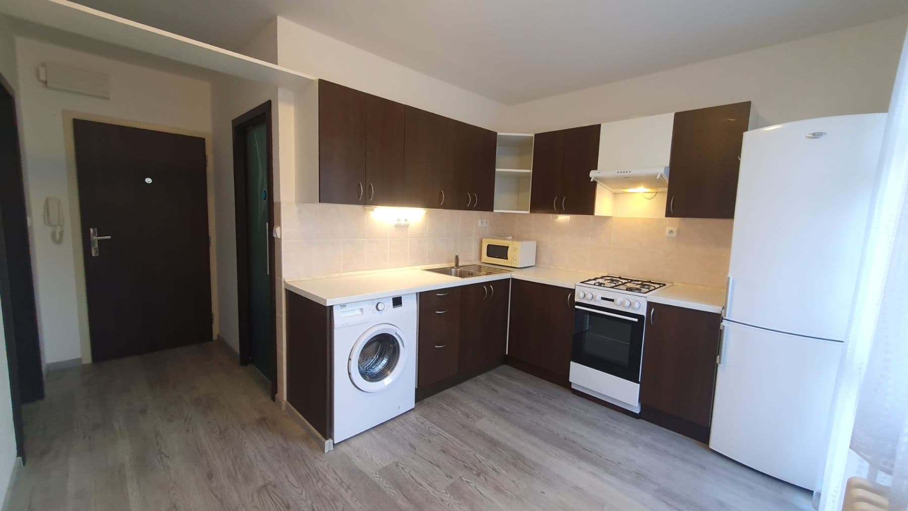 Prenájom bytu 1-izbový 37 m², Absolonova, Brno, Jihomoravský kraj Prenájom bytu 1-izbový 37 m², Absolonova, Brno, Jihomoravský kraj