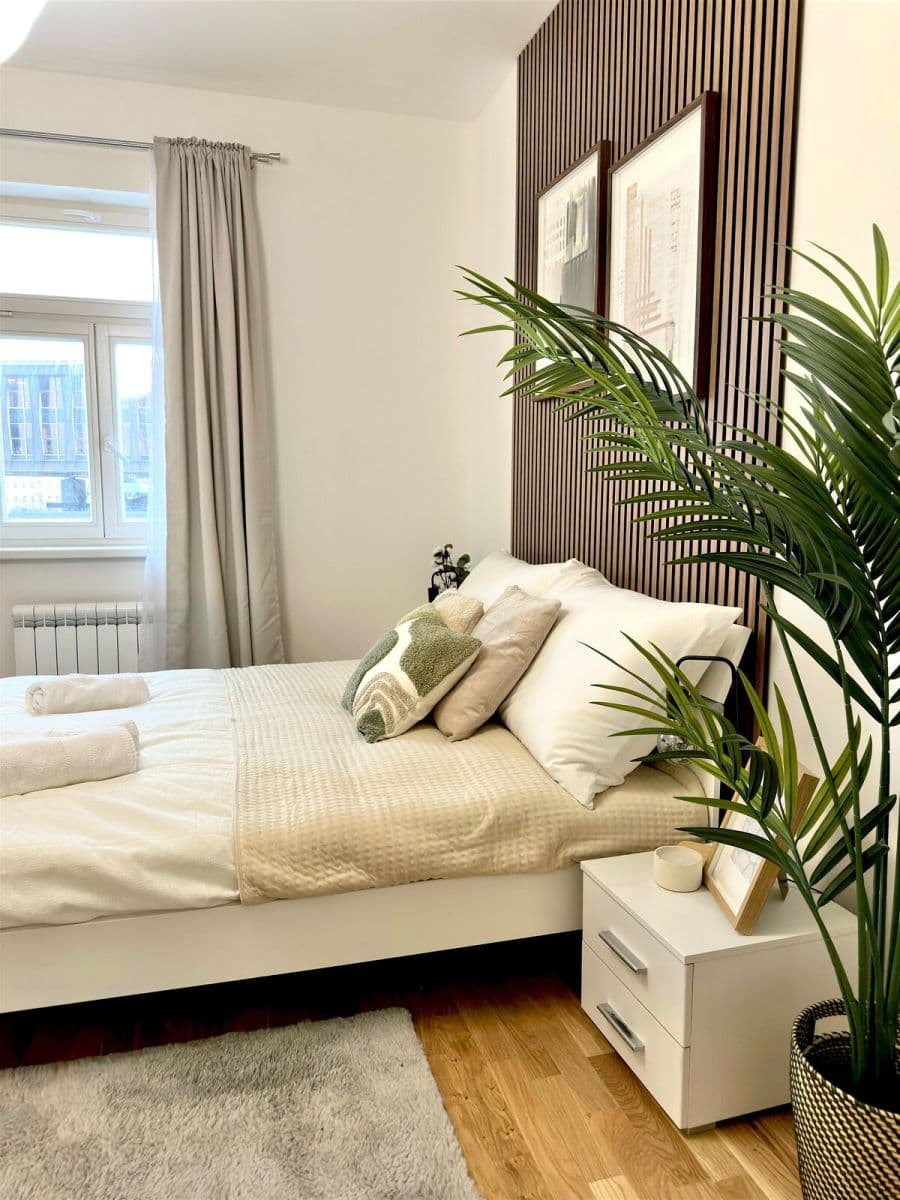 Prenájom bytu 30 m², Washingtonova, Praha, Praha Prenájom bytu 30 m², Washingtonova, Praha, Praha