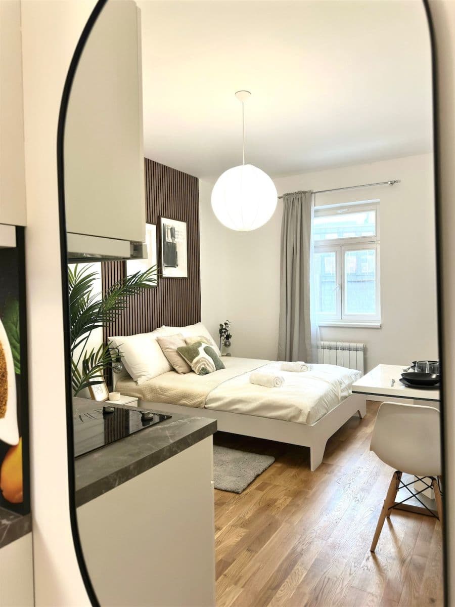 Prenájom bytu 30 m², Washingtonova, Praha, Praha Prenájom bytu 30 m², Washingtonova, Praha, Praha