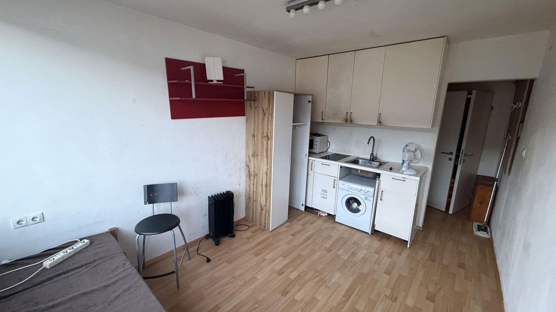 Prenájom bytu 1-izbový 17 m², Mitterweg 87, Innsbruck, Tirolsko Prenájom bytu 1-izbový 17 m², Mitterweg 87, Innsbruck, Tirolsko