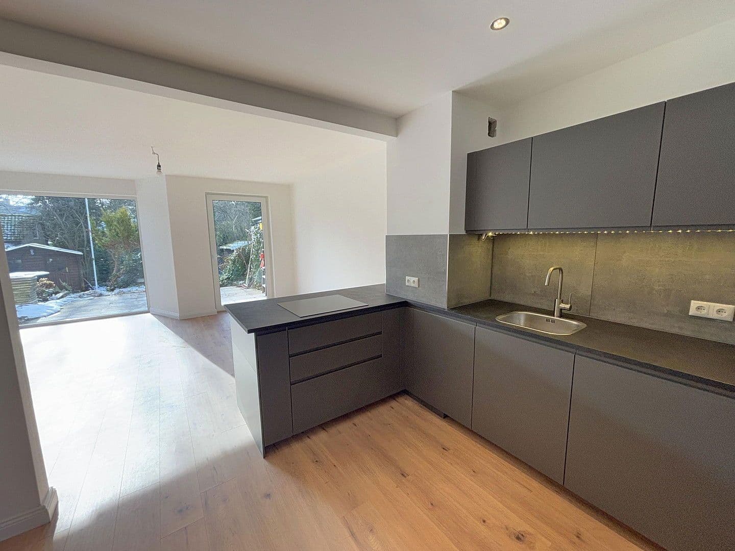 Predaj domu 105 m², pozemek 139 m², Hamburg, Hamburg Predaj domu 105 m², pozemek 139 m², Hamburg, Hamburg