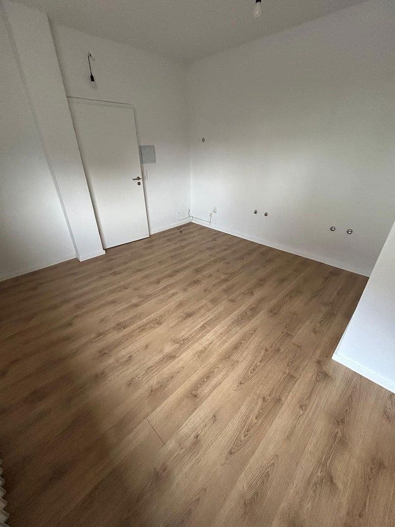 Prenájom bytu 4-izbový 105 m², Brakerstr. 17, Bielefeld, Severné Porýnie - Westfálsko Prenájom bytu 4-izbový 105 m², Brakerstr. 17, Bielefeld, Severné Porýnie - Westfálsko