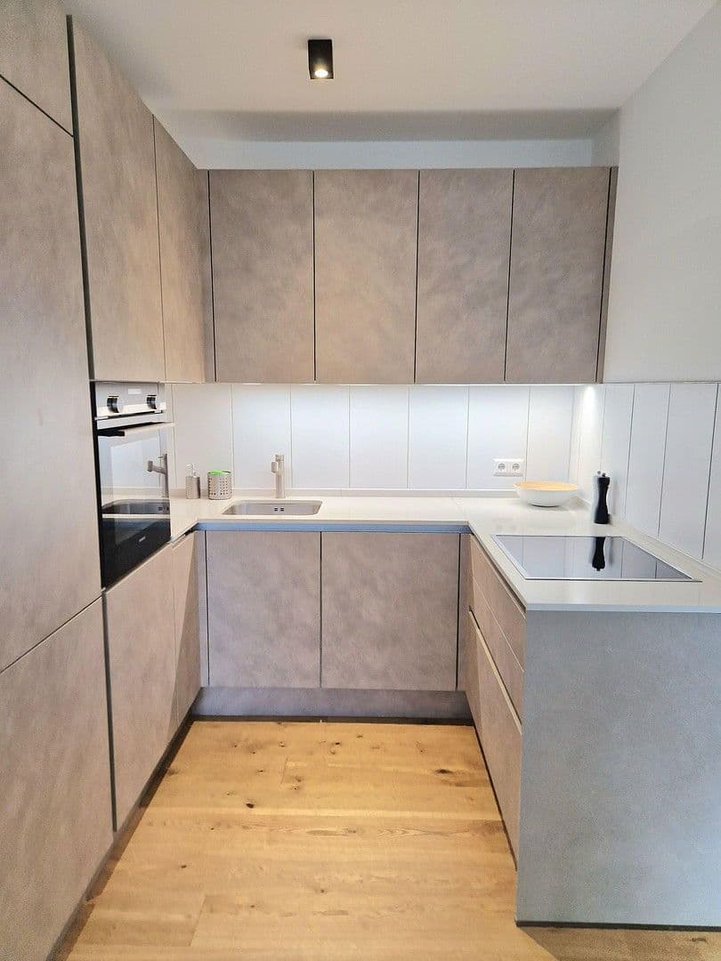 Prenájom bytu 2-izbový 56 m², Kurfürstenstr. 12, Berlin, Berlín Prenájom bytu 2-izbový 56 m², Kurfürstenstr. 12, Berlin, Berlín