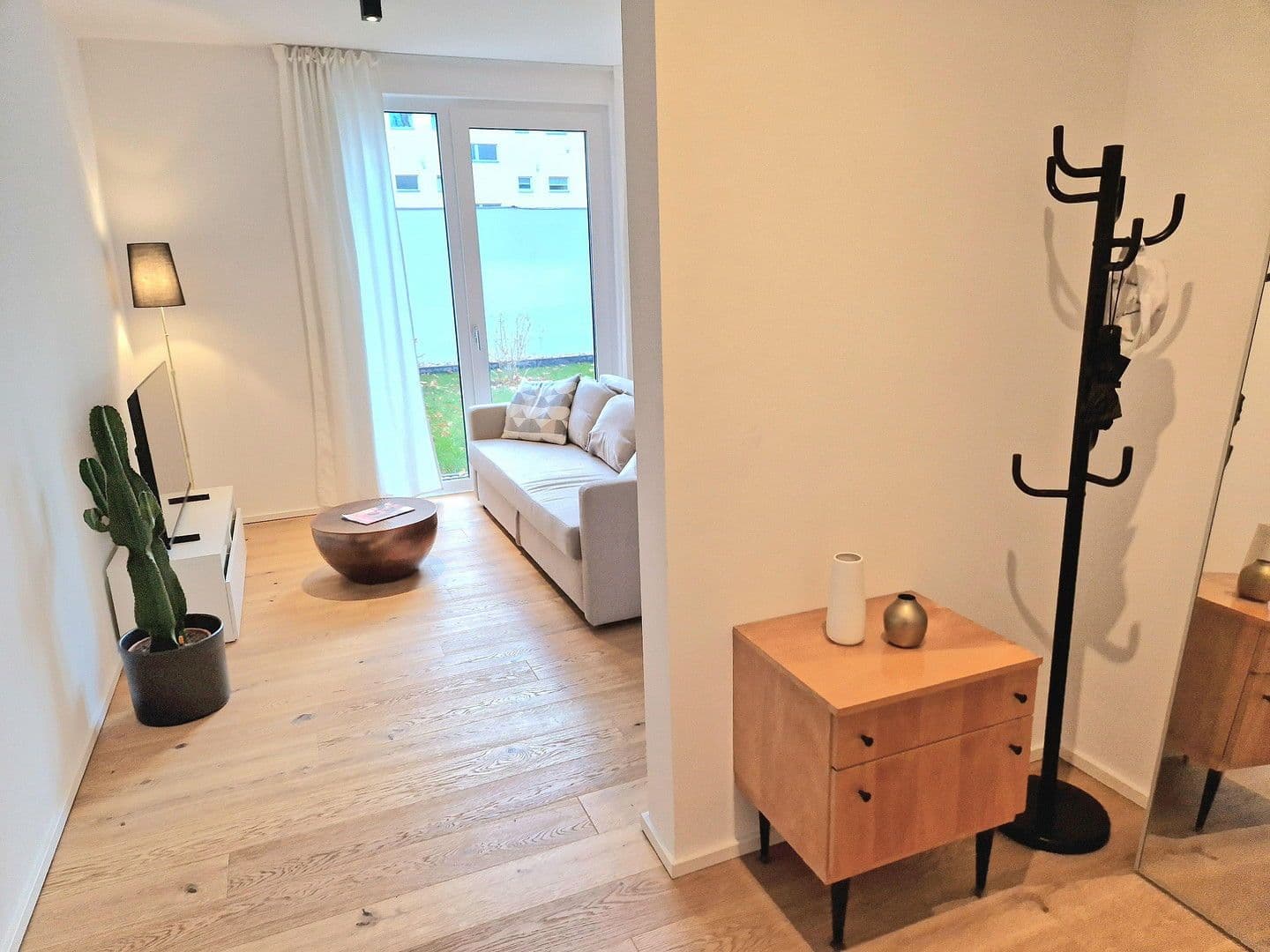 Prenájom bytu 2-izbový 56 m², Kurfürstenstr. 12, Berlin, Berlín Prenájom bytu 2-izbový 56 m², Kurfürstenstr. 12, Berlin, Berlín