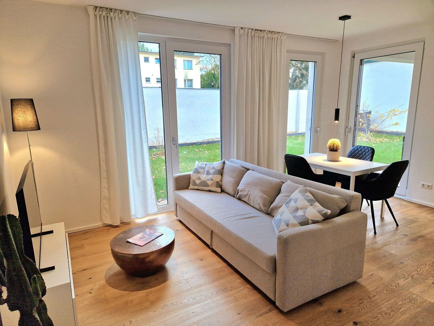 Prenájom bytu 2-izbový 56 m², Kurfürstenstr. 12, Berlin, Berlín Prenájom bytu 2-izbový 56 m², Kurfürstenstr. 12, Berlin, Berlín