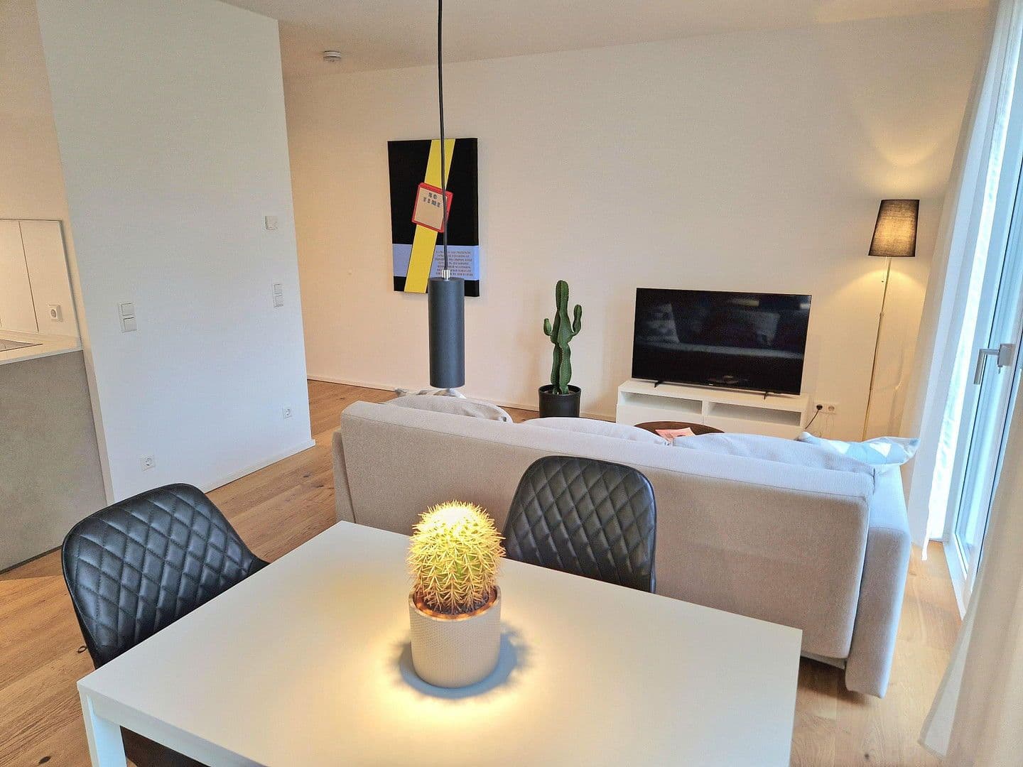 Prenájom bytu 2-izbový 56 m², Kurfürstenstr. 12, Berlin, Berlín Prenájom bytu 2-izbový 56 m², Kurfürstenstr. 12, Berlin, Berlín