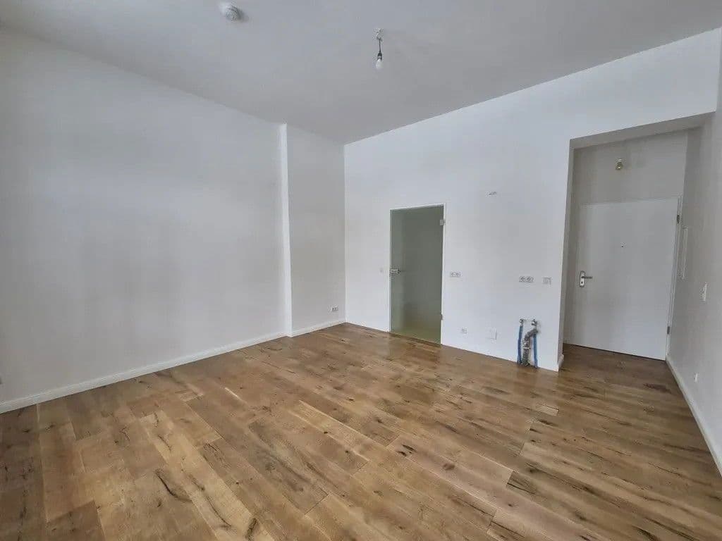 Prenájom bytu 1-izbový 32 m², Iranische Str. 3, Berlin, Berlín Prenájom bytu 1-izbový 32 m², Iranische Str. 3, Berlin, Berlín