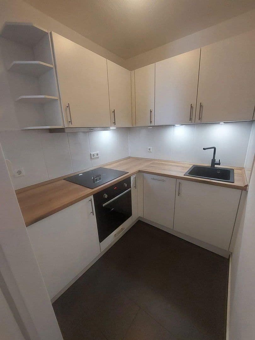 Prenájom bytu 2-izbový 50 m², Johann-Fichte-Str.11, München, Bavorsko Prenájom bytu 2-izbový 50 m², Johann-Fichte-Str.11, München, Bavorsko