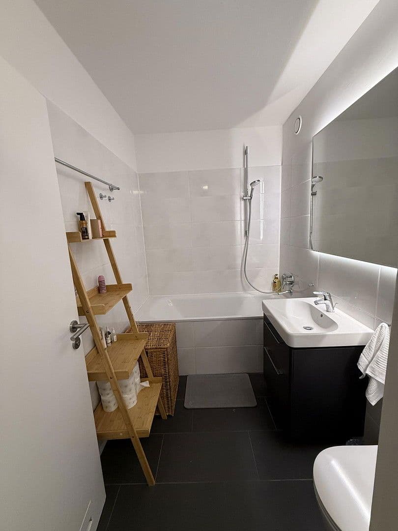 Prenájom bytu 2-izbový 50 m², Johann-Fichte-Str.11, München, Bavorsko Prenájom bytu 2-izbový 50 m², Johann-Fichte-Str.11, München, Bavorsko