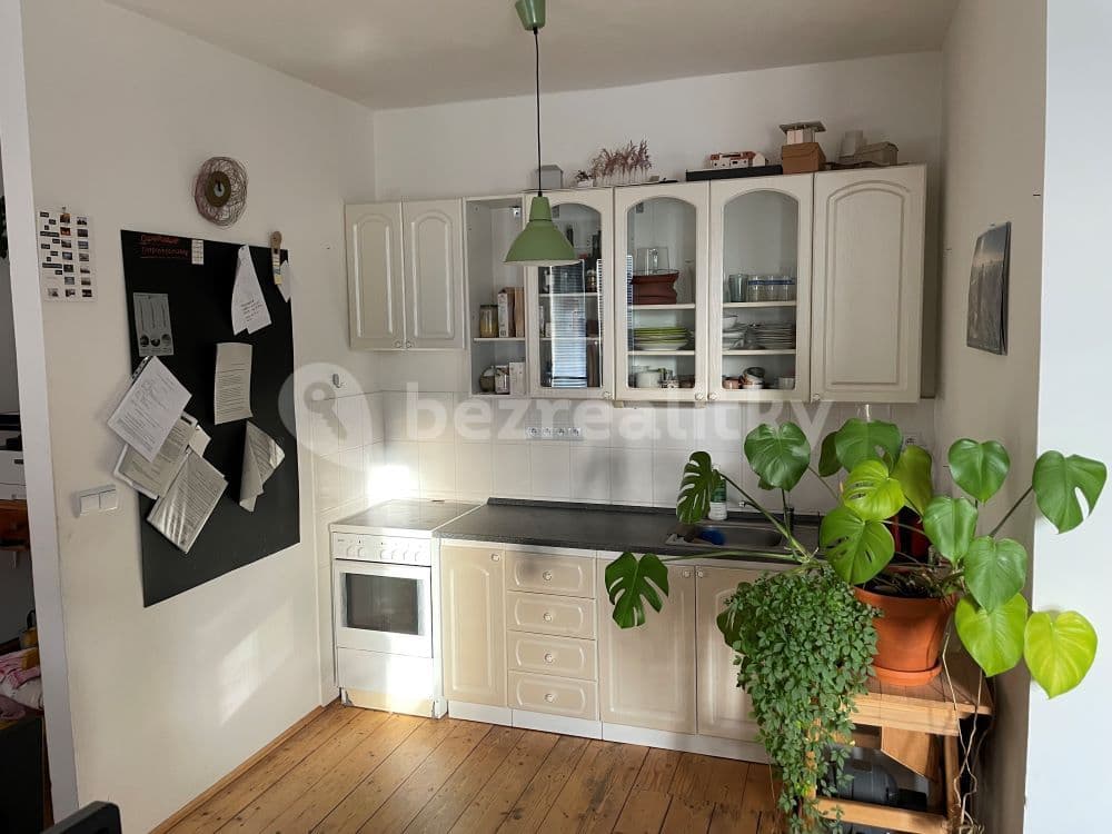 Prenájom bytu 1-izbový 37 m², Jiraskova, Tábor, Jihočeský kraj Prenájom bytu 1-izbový 37 m², Jiraskova, Tábor, Jihočeský kraj