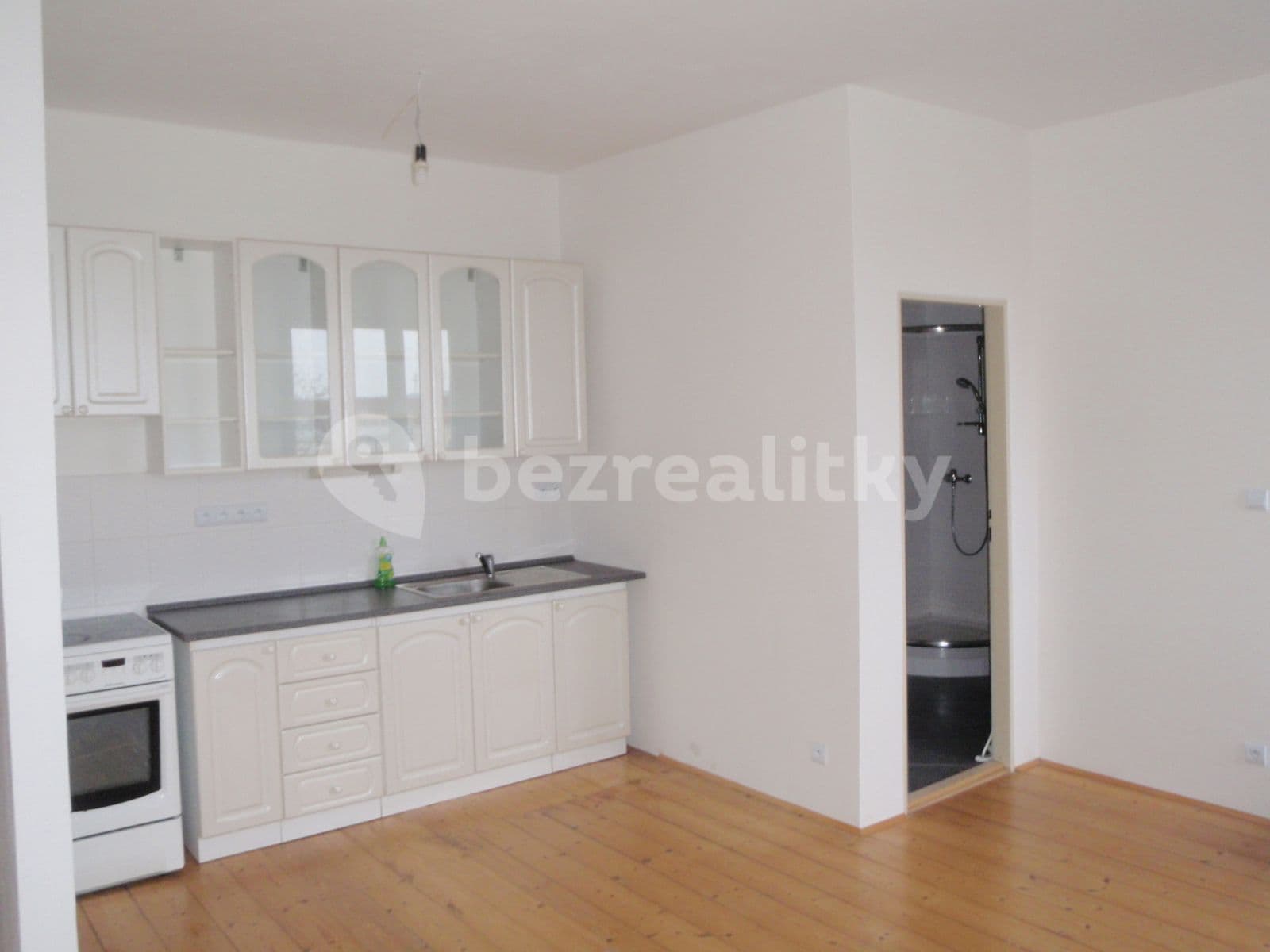 Prenájom bytu 1-izbový 37 m², Jiraskova, Tábor, Jihočeský kraj Prenájom bytu 1-izbový 37 m², Jiraskova, Tábor, Jihočeský kraj